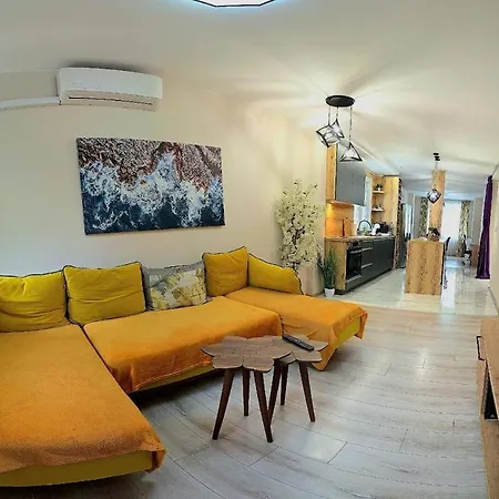 Three-room In The Center Of Apartman Várna