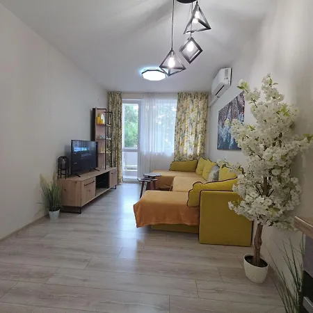 Apartman Three-room In The Center Of