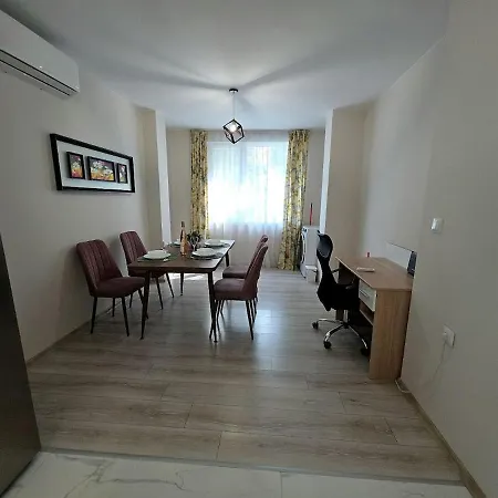 Apartman Three-room In The Center Of