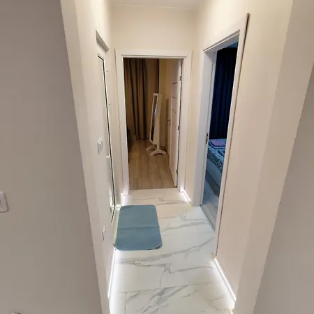 Apartman Three-room In The Center Of *